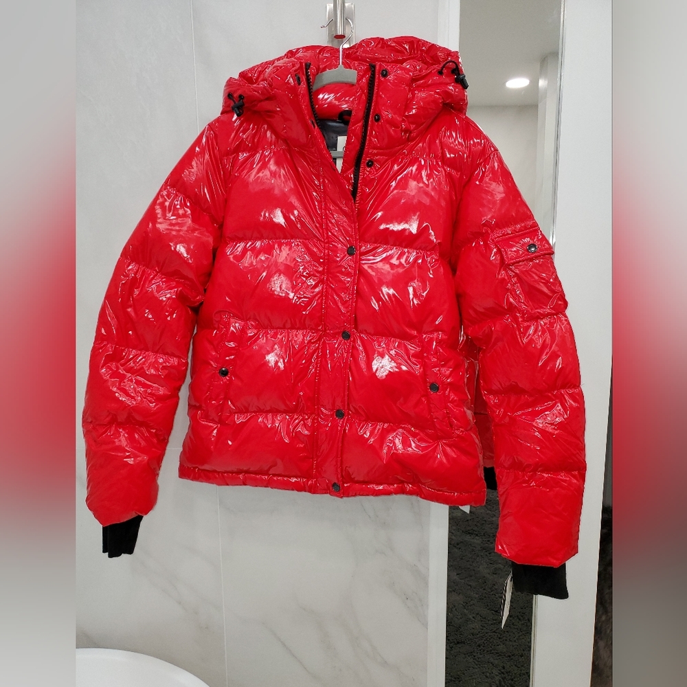 S13 down puffer jacket size Large in red laquer NWT